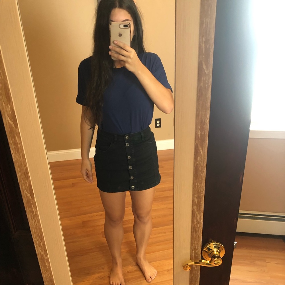 A dark blue t shirt